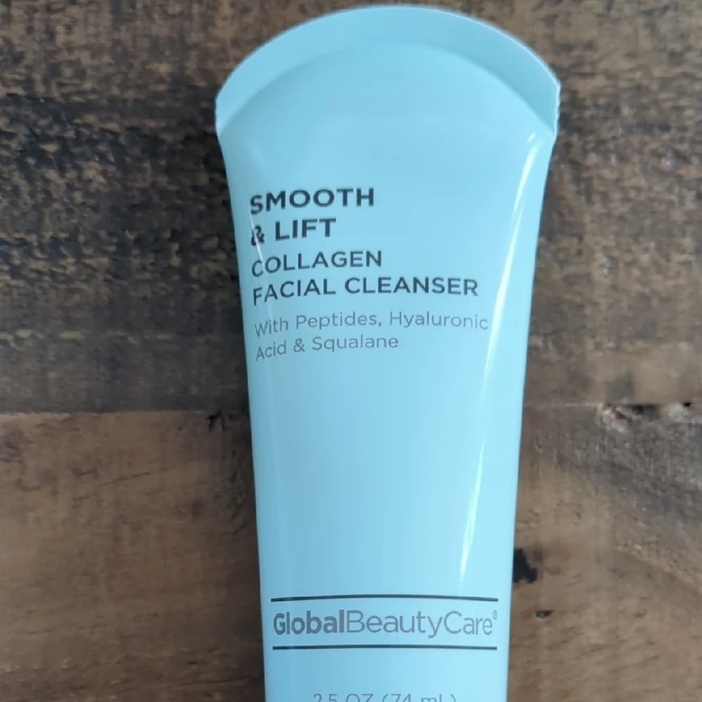 Global Beauty Smooth & Lift Collagen Facial Cleanser - 2 Tubes - Picture 2 of 3